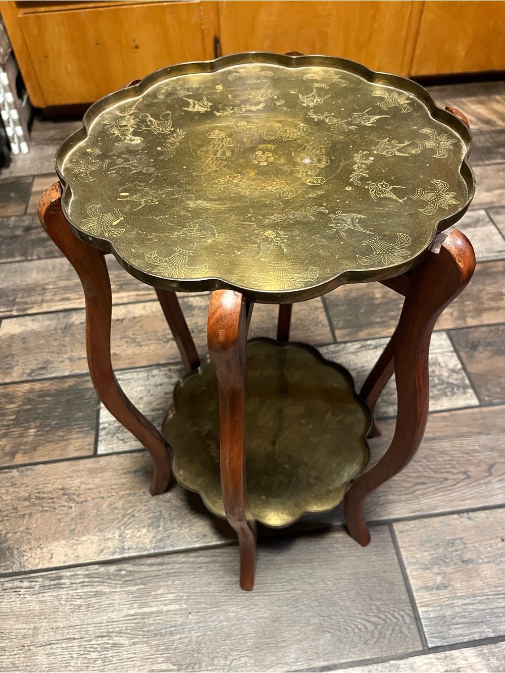 Brass Top Scalloped Accent Table with Wooden Legs - Brass & Wood MCM Asian style
